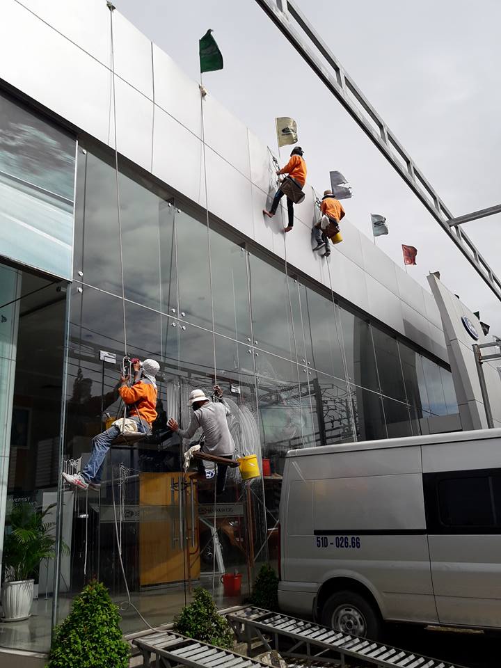 Vệ sinh mặt bằng kinh doanh